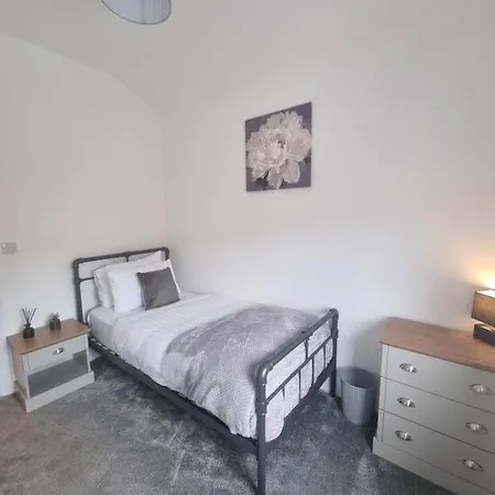 Highly Modern Home, 3 Bed, Close To The District Vakantiehuis *